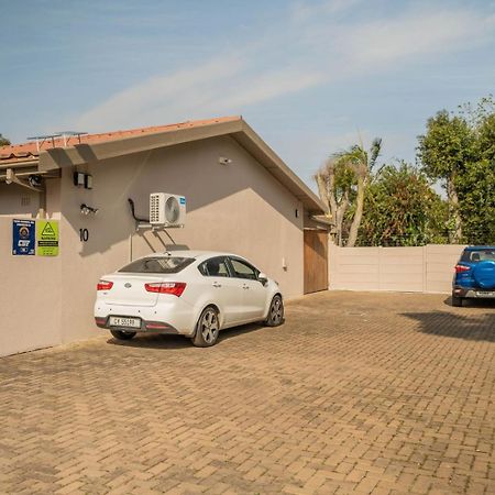 10 Windell Self Catering Accommodation Durbanville Esterno foto