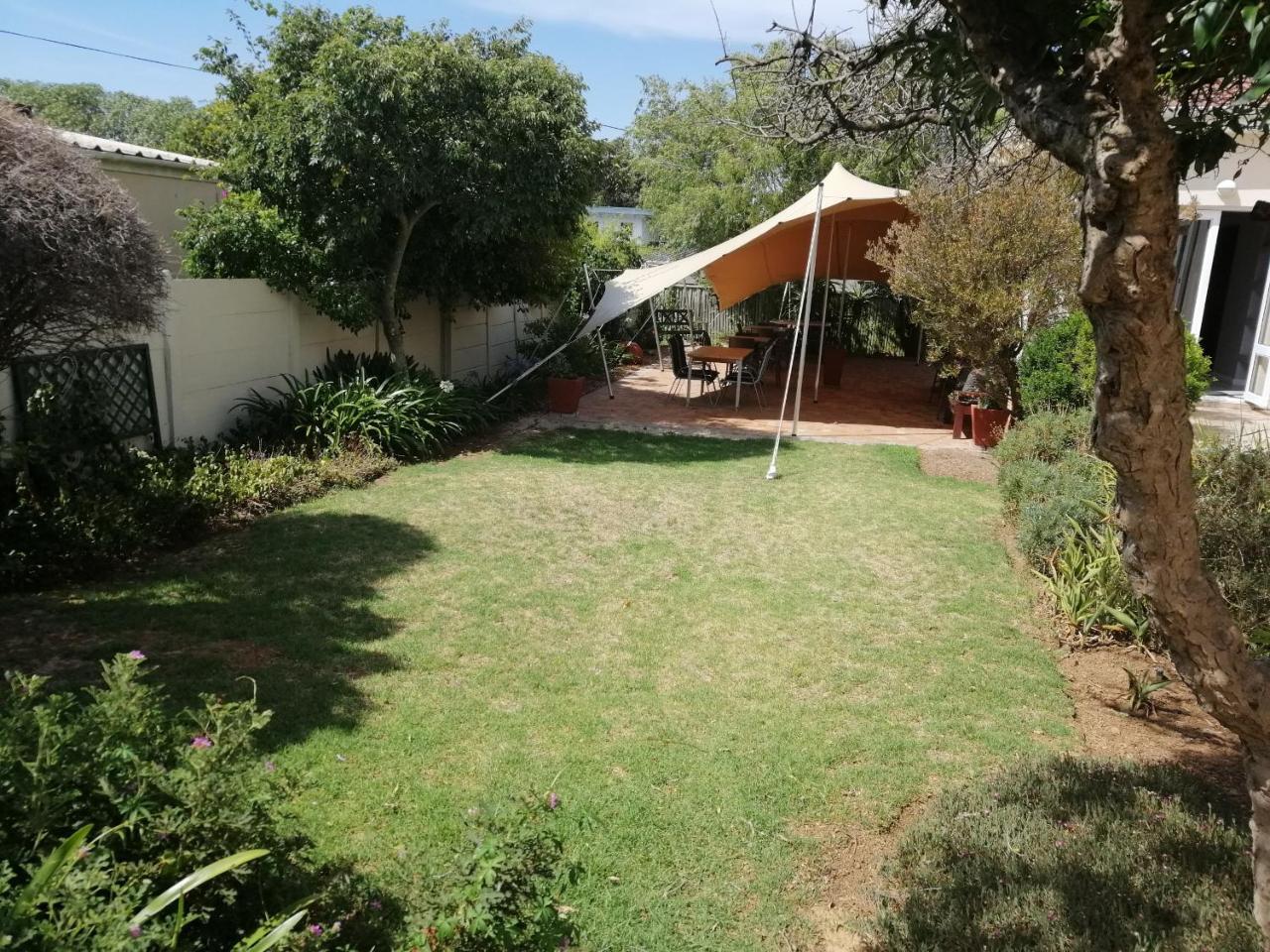 10 Windell Self Catering Accommodation Durbanville Esterno foto